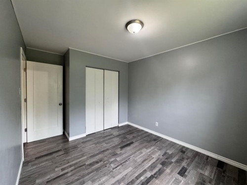 219 8 Street, Hines Creek, AB - Indoor Photo Showing Other Room