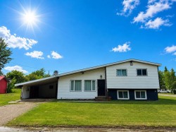 219 8 Street Hines Creek, AB T0H 2A0