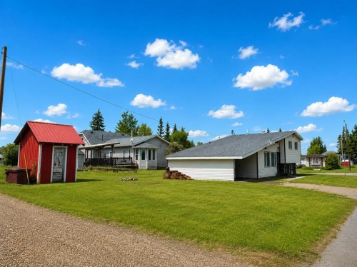 219 8 Street, Hines Creek, AB - Outdoor