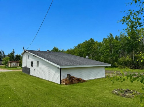 219 8 Street, Hines Creek, AB - Outdoor