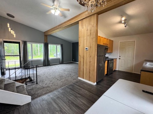219 8 Street, Hines Creek, AB - Indoor