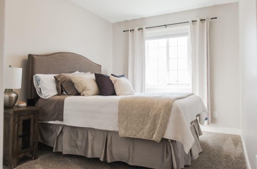 8852 96 Avenue, Grande Prairie, AB - Indoor Photo Showing Bedroom