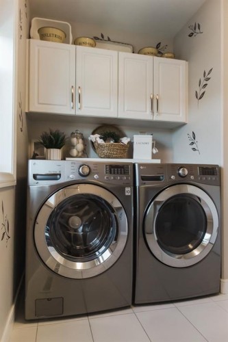 8852 96 Avenue, Grande Prairie, AB - Indoor Photo Showing Laundry Room