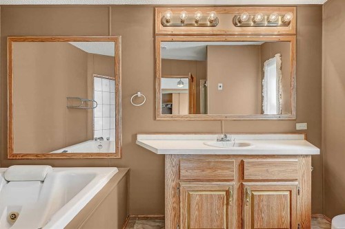743073 Highway 2, Sexsmith, AB - Indoor Photo Showing Bathroom