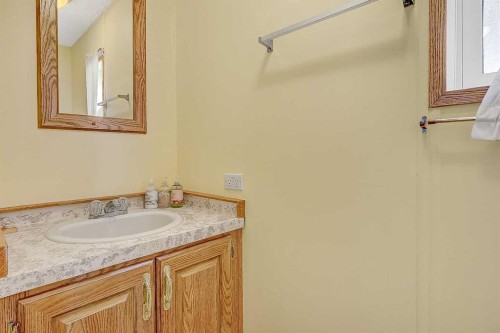 743073 Highway 2, Sexsmith, AB - Indoor Photo Showing Bathroom