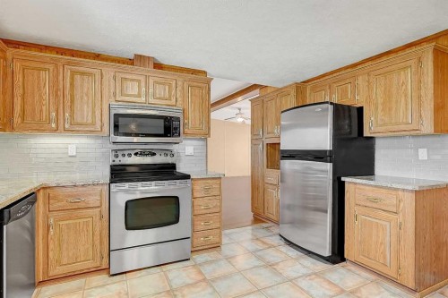 743073 Highway 2, Sexsmith, AB - Indoor Photo Showing Kitchen