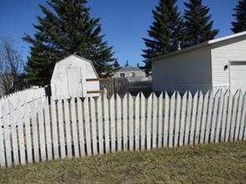 914 2B Street Se, Manning, AB - Outdoor