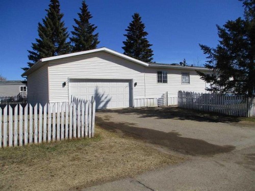 914 2B Street Se, Manning, AB - Outdoor