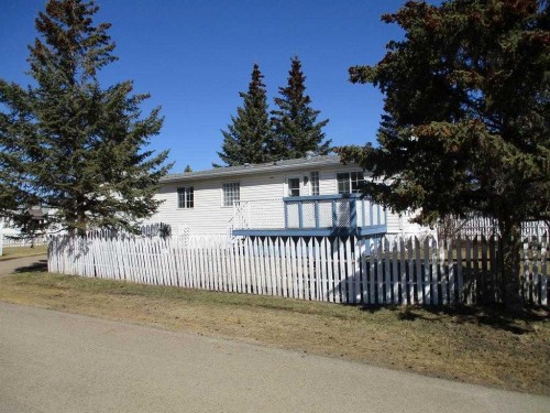 914 2B Street Se, Manning, AB - Outdoor