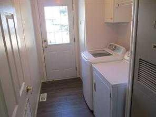 914 2B Street Se, Manning, AB - Indoor Photo Showing Laundry Room
