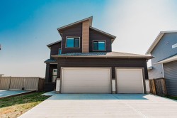 13521 104A Street Grande Prairie, AB T8V 6K9