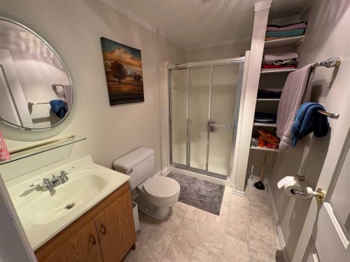 9610 79 Avenue, Peace River, AB - Indoor Photo Showing Bathroom