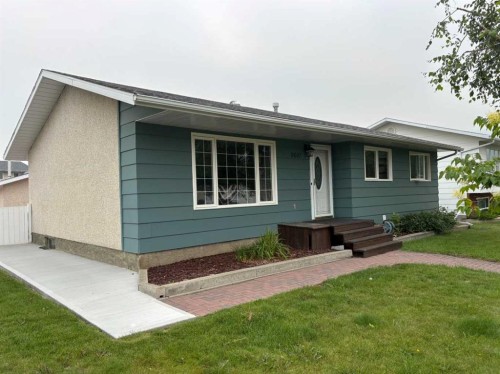 9610 79 Avenue, Peace River, AB - Outdoor With Exterior