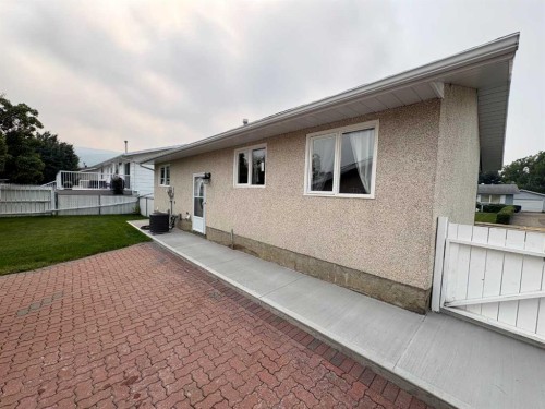 9610 79 Avenue, Peace River, AB - Outdoor With Exterior