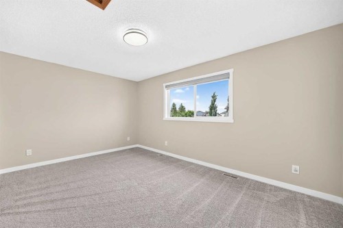 151 Applestone Park Se, Calgary, AB - Indoor Photo Showing Other Room