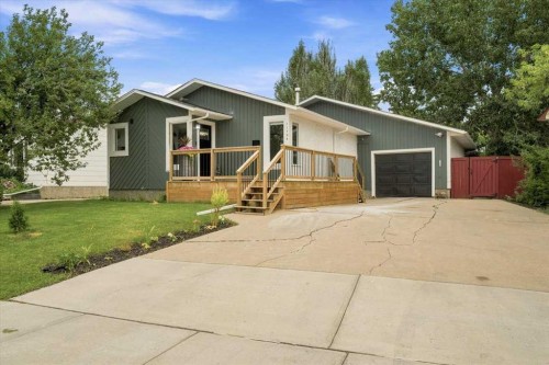 11709 95 Street  Grande Prairie, AB T8V 4N9