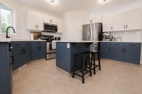 11078 67 Avenue, Grande Prairie, AB - Indoor Photo Showing Kitchen With Upgraded Kitchen