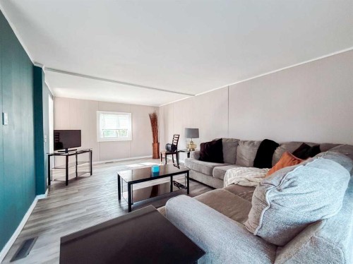 4540 48 Street, Rycroft, AB - Indoor Photo Showing Living Room