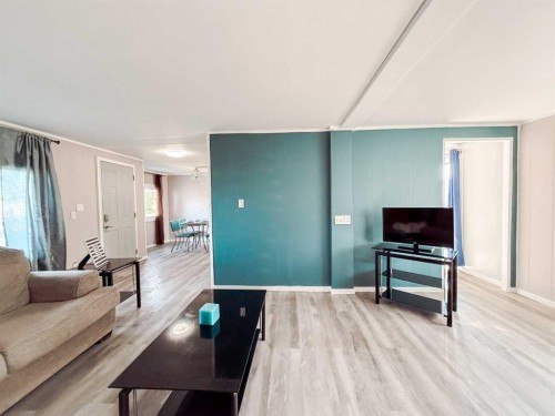 4540 48 Street, Rycroft, AB - Indoor Photo Showing Living Room