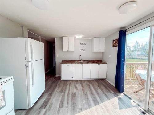 4540 48 Street, Rycroft, AB - Indoor Photo Showing Kitchen