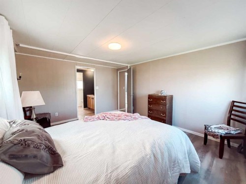 4540 48 Street, Rycroft, AB - Indoor Photo Showing Bedroom