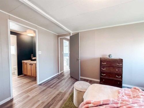 4540 48 Street, Rycroft, AB - Indoor Photo Showing Bedroom
