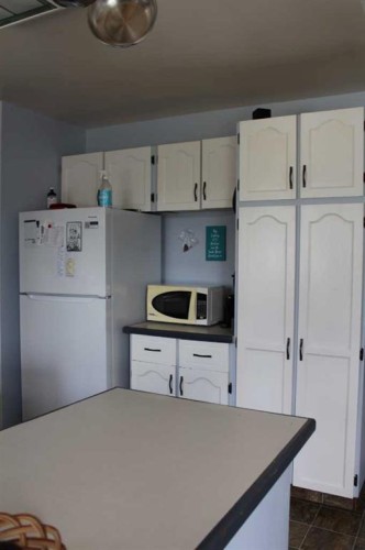 420 3Rd Street Ne, Manning, AB - Indoor Photo Showing Kitchen