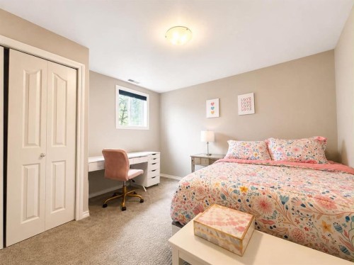 9337 Berge Drive, Grande Cache, AB - Indoor Photo Showing Bedroom