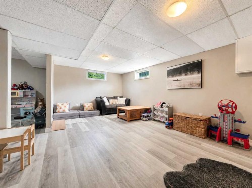 10237 97 Ave, Grande Cache, AB - Indoor