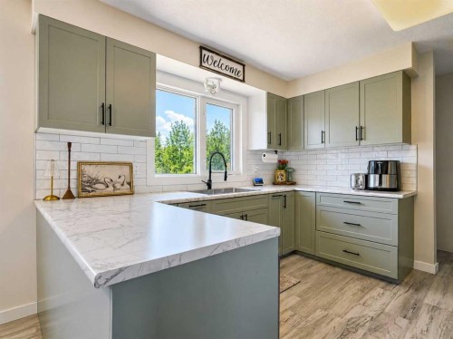 10237 97 Ave, Grande Cache, AB - Indoor Photo Showing Kitchen