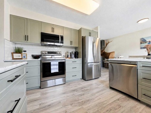 10237 97 Ave, Grande Cache, AB - Indoor Photo Showing Kitchen