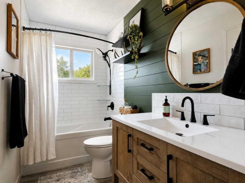 10237 97 Ave, Grande Cache, AB - Indoor Photo Showing Bathroom