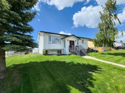 11530 Manning Crescent Grande Cache, AB T0E 0Y0