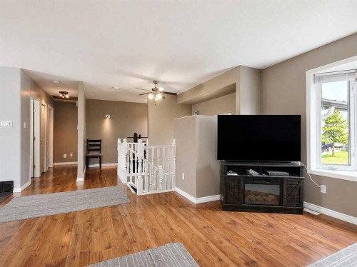 11530 Manning Crescent, Grande Cache, AB - Indoor Photo Showing Living Room