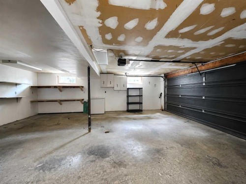 10629 104 Avenue, Grande Cache, AB - Indoor Photo Showing Garage