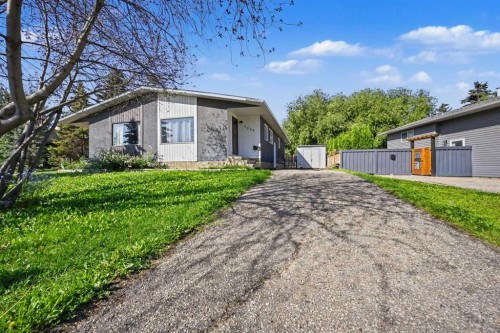 7208 99A Street  Grande Prairie, AB T8V 4Y4