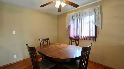 4704 48 Avenue, Grimshaw, AB - Indoor Photo Showing Dining Room