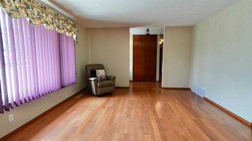 4704 48 Avenue, Grimshaw, AB - Indoor Photo Showing Other Room
