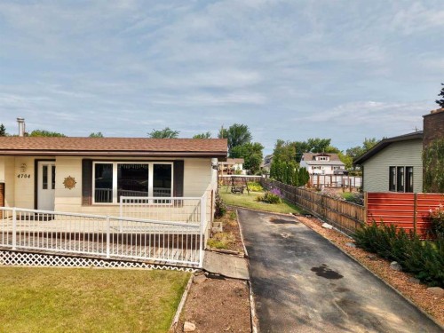 4704 48 Avenue, Grimshaw, AB - Outdoor
