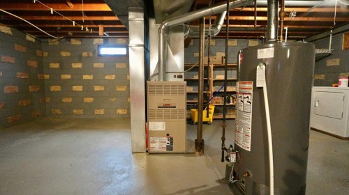 4704 48 Avenue, Grimshaw, AB - Indoor Photo Showing Basement
