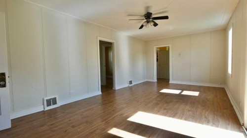10111 106 Avenue, Peace River, AB - Indoor Photo Showing Other Room
