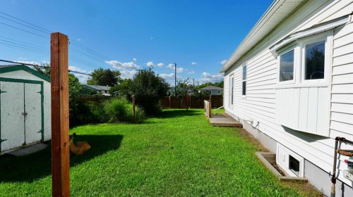 10111 106 Avenue, Peace River, AB - Outdoor