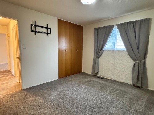 10713 105 Avenue, Fairview, AB - Indoor Photo Showing Other Room