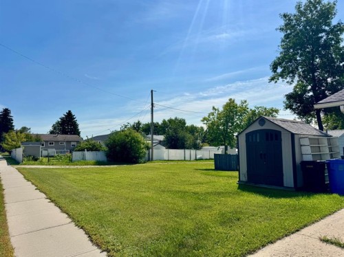 10713 105 Avenue, Fairview, AB - Outdoor