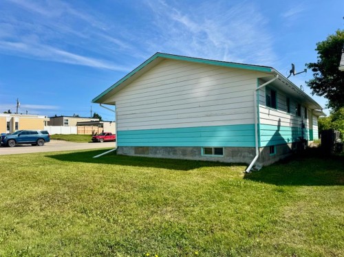 10713 105 Avenue, Fairview, AB - Outdoor