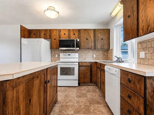10625 105 Avenue, Grande Cache, AB - Indoor Photo Showing Kitchen