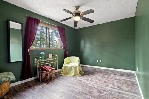 1121 5 Avenue, Beaverlodge, AB - Indoor