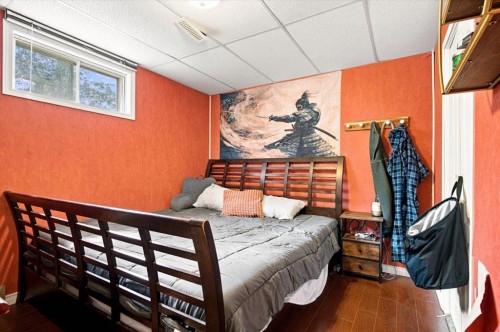 1121 5 Avenue, Beaverlodge, AB - Indoor Photo Showing Bedroom