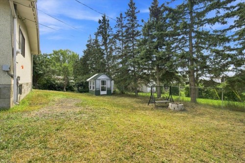 1121 5 Avenue, Beaverlodge, AB - Outdoor