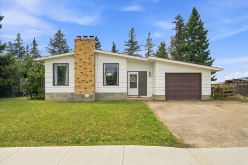 1121 5 Avenue, Beaverlodge, AB - Outdoor